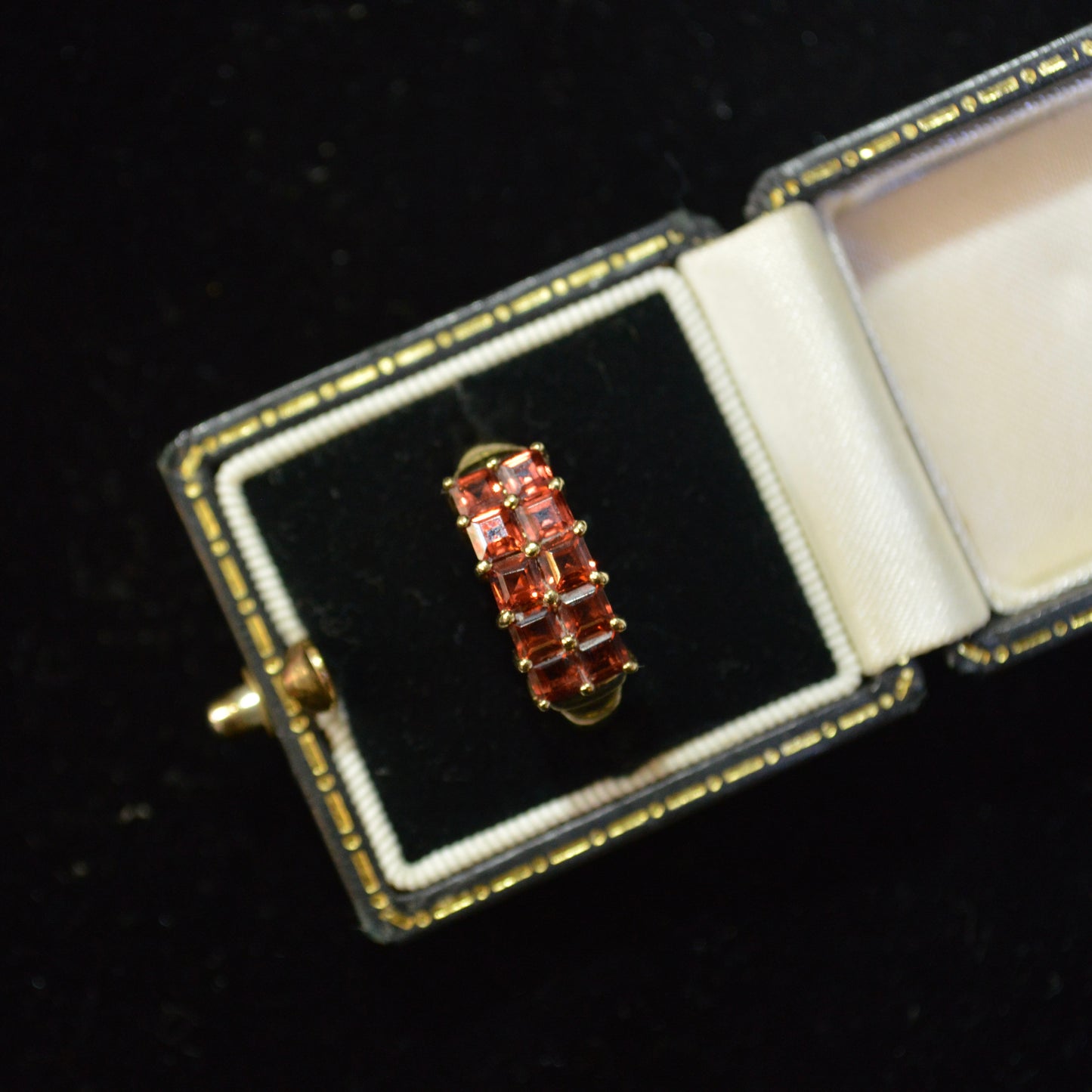 9ct Yellow Gold 10 Stone Cubic Zirconia Ring