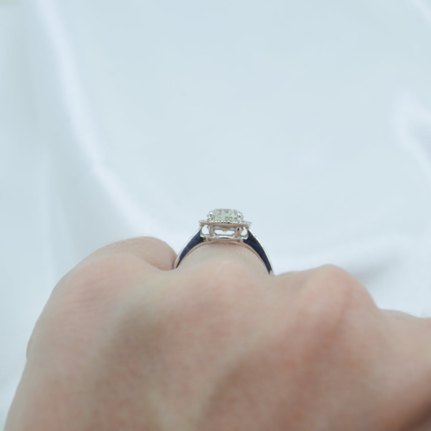 14ct White Gold & Round Brilliant Cut Diamond Ring