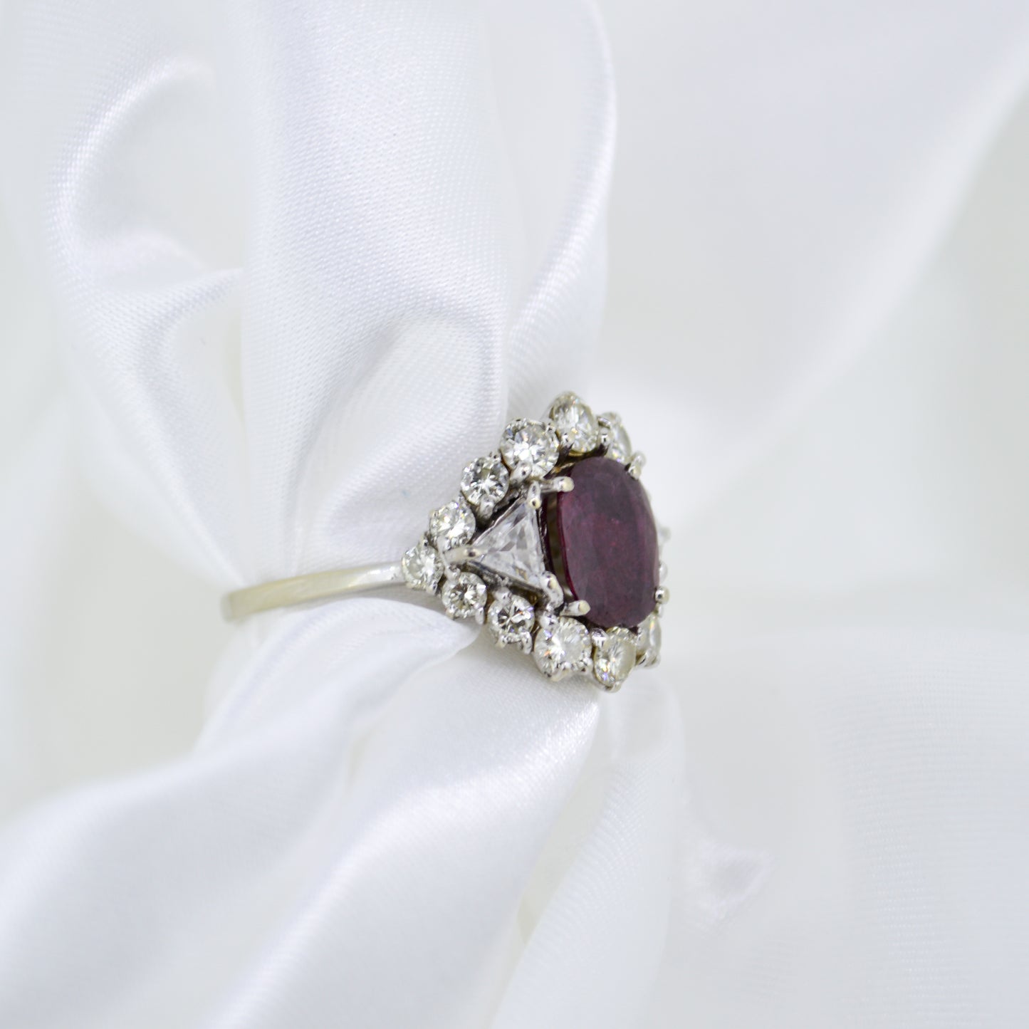 Oval Cut Ruby & Diamond Ring Gold