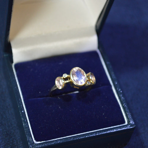 9ct lilac gemstone ring