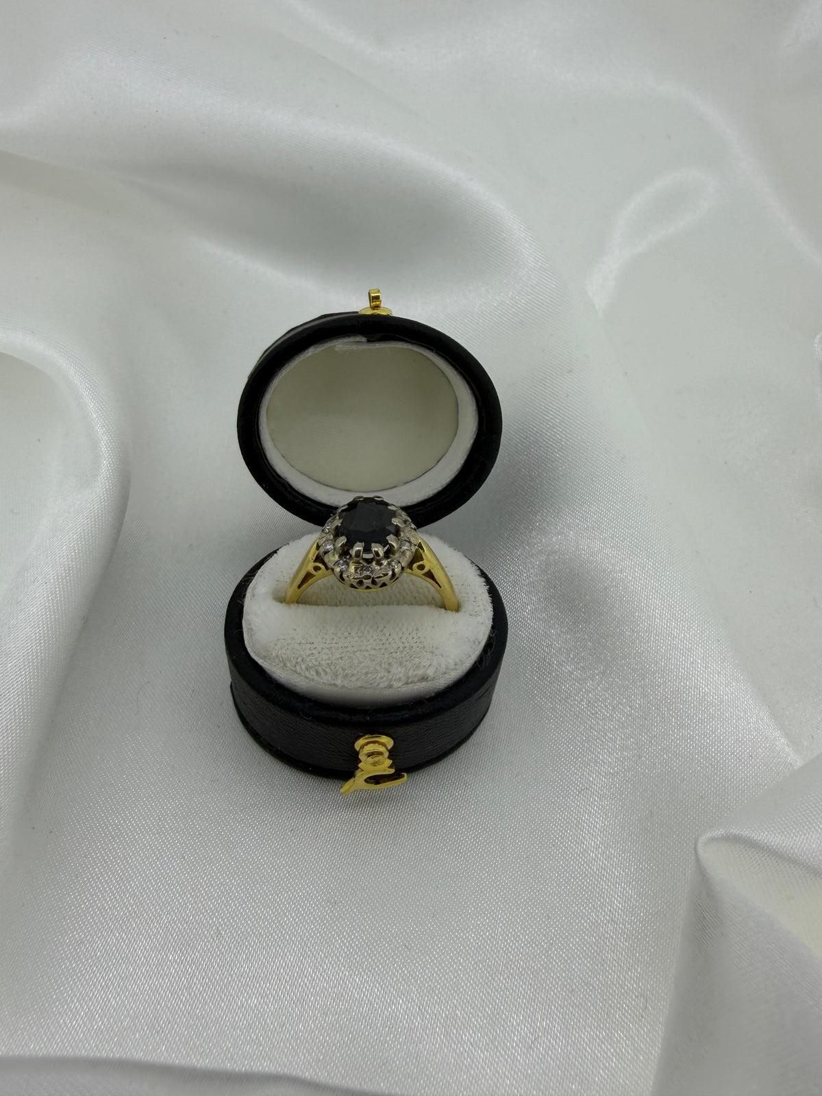 18ct Yellow gold, sapphire and diamond ring