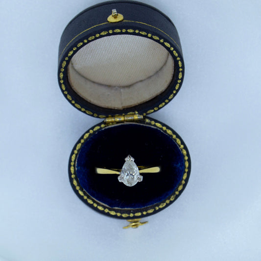 Large Pear Cut 18ct Diamond ring