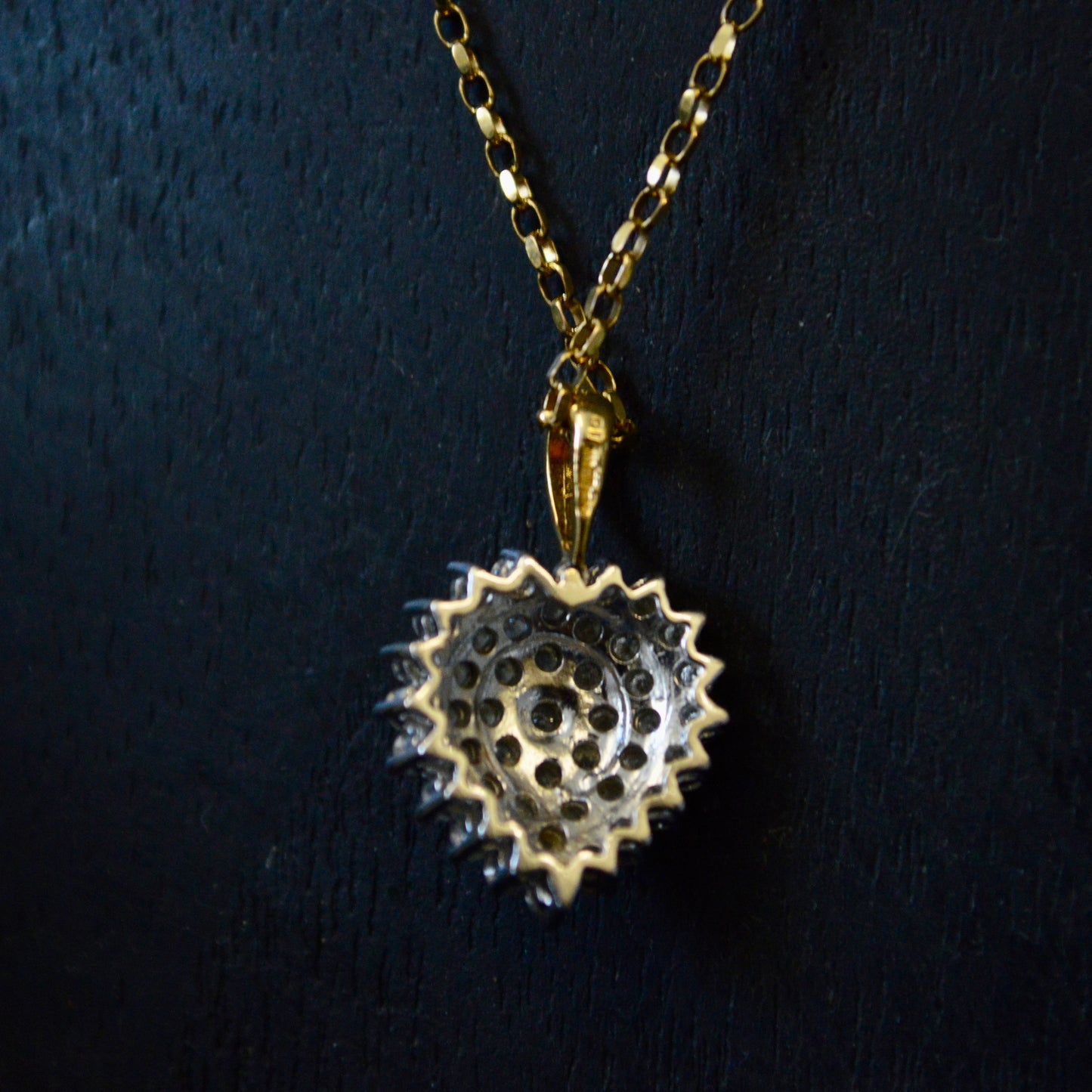 Vintage 18ct Diamond heart Pendant on elegant 9ct 18" Box chain