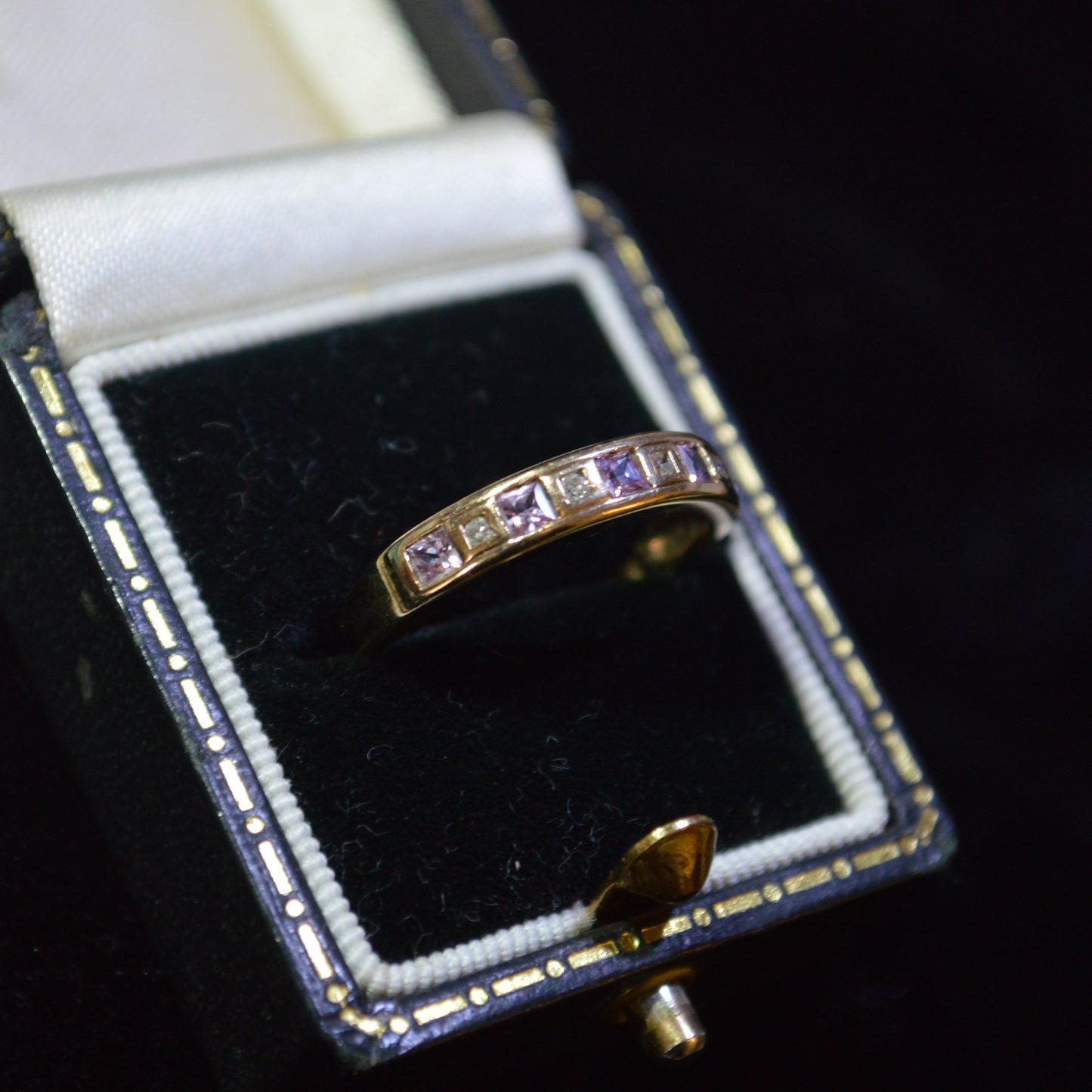 9ct Diamond & Pink Sapphire Ring