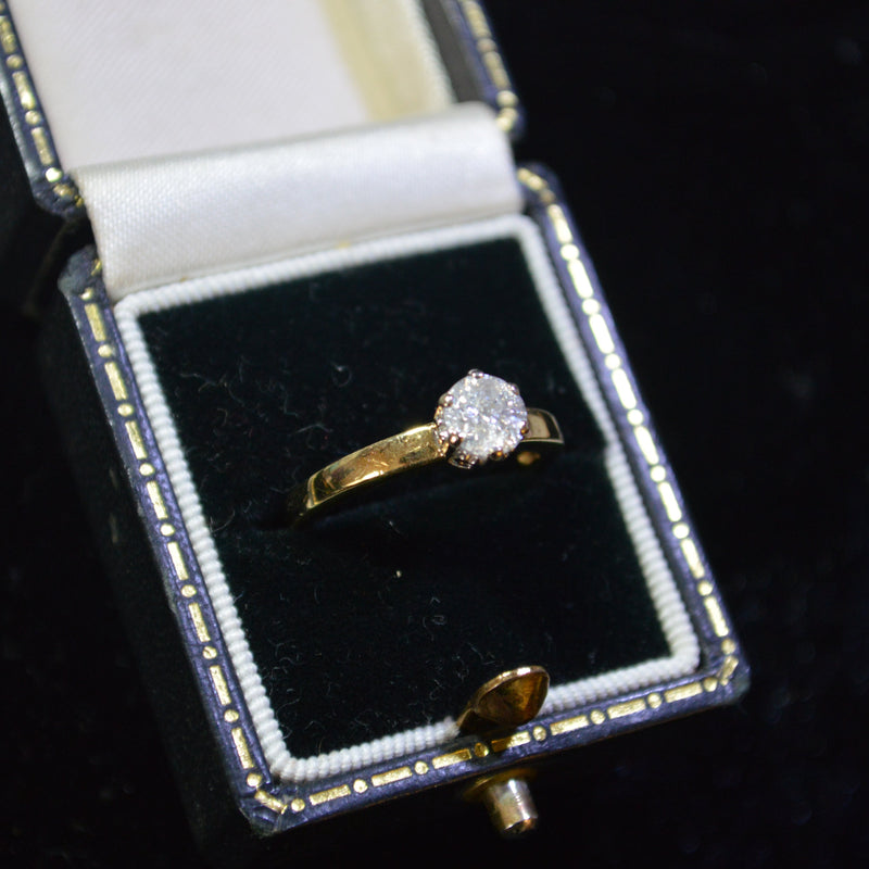18ct Diamond Ring