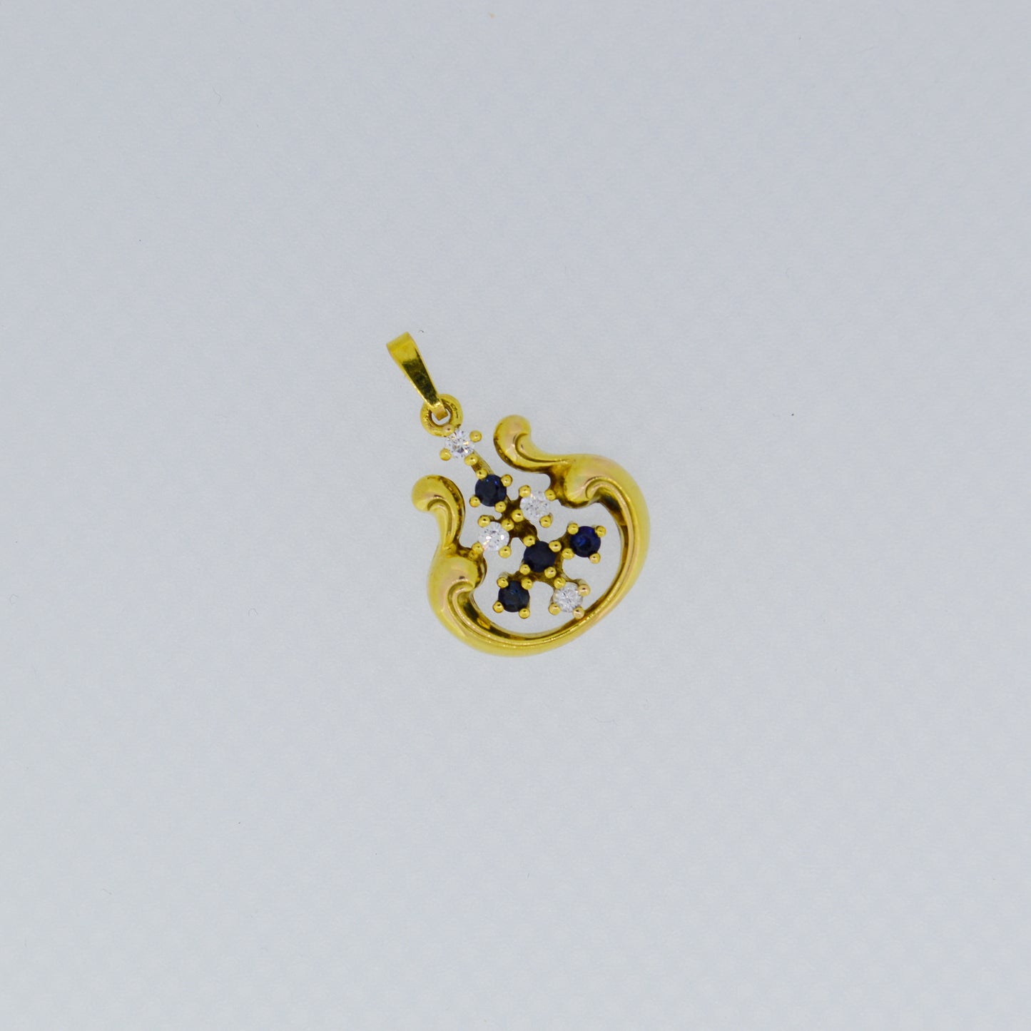 9ct Yellow Gold Sapphire & Cubic zirconia pendant