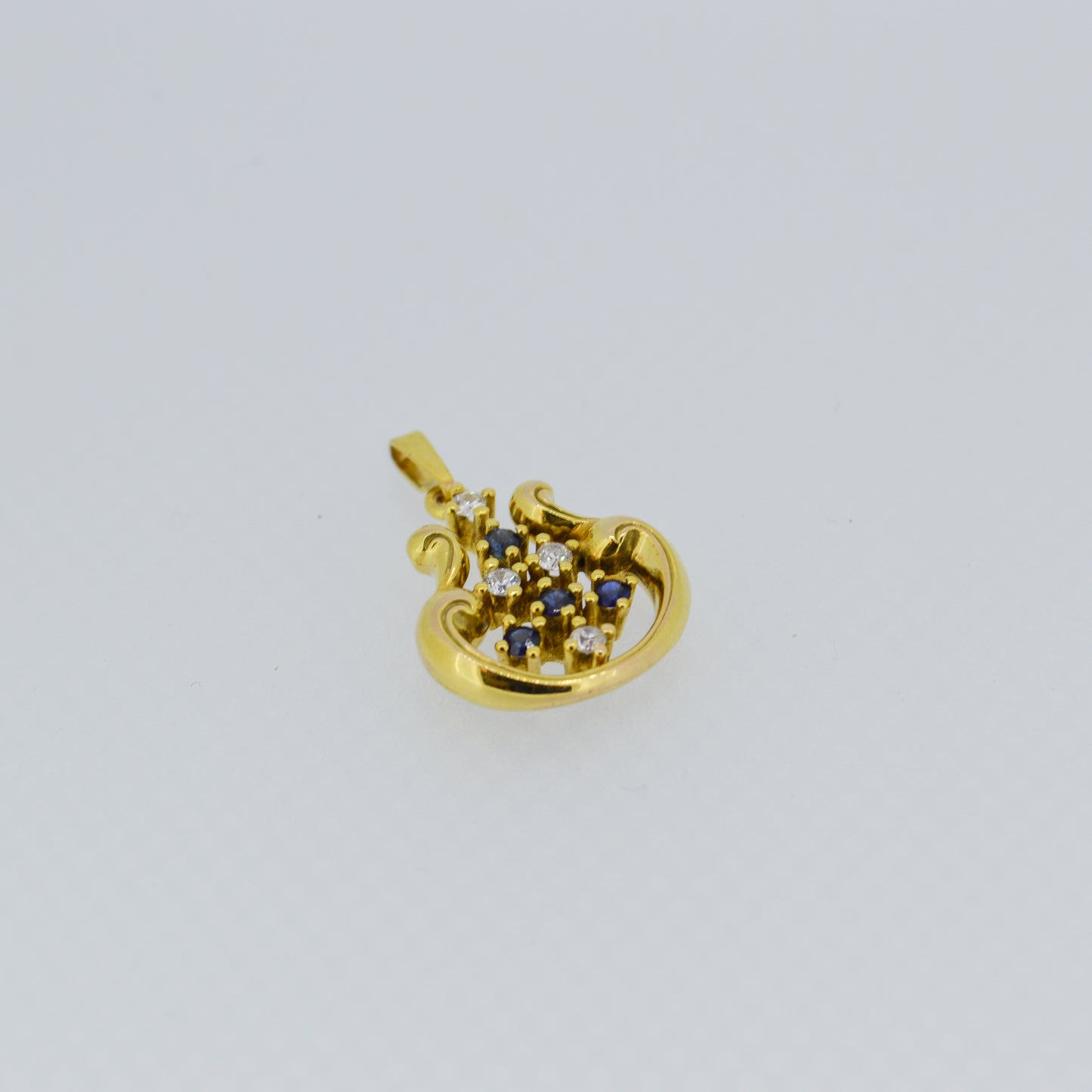 9ct Yellow Gold Sapphire & Cubic zirconia pendant