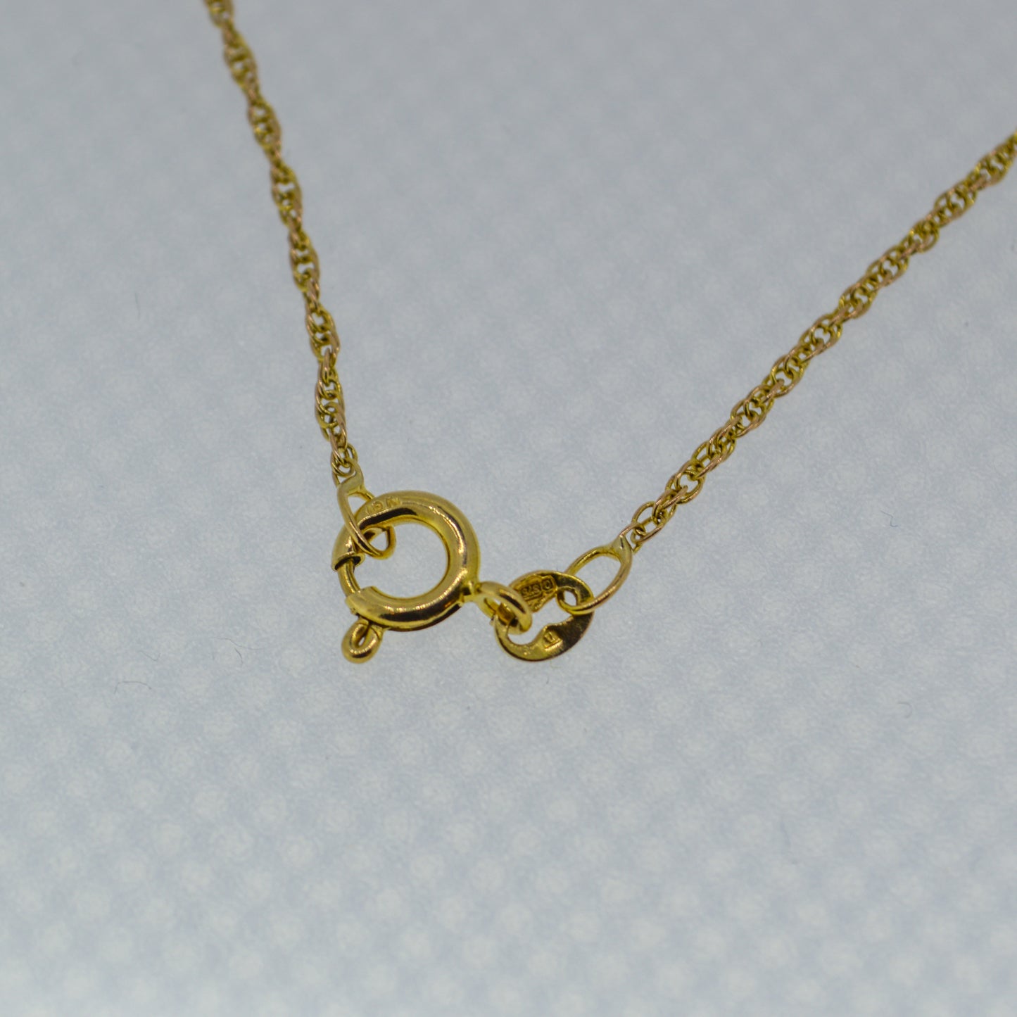 Vintage 9ct Diamond star cluster pendant on a 9ct chain