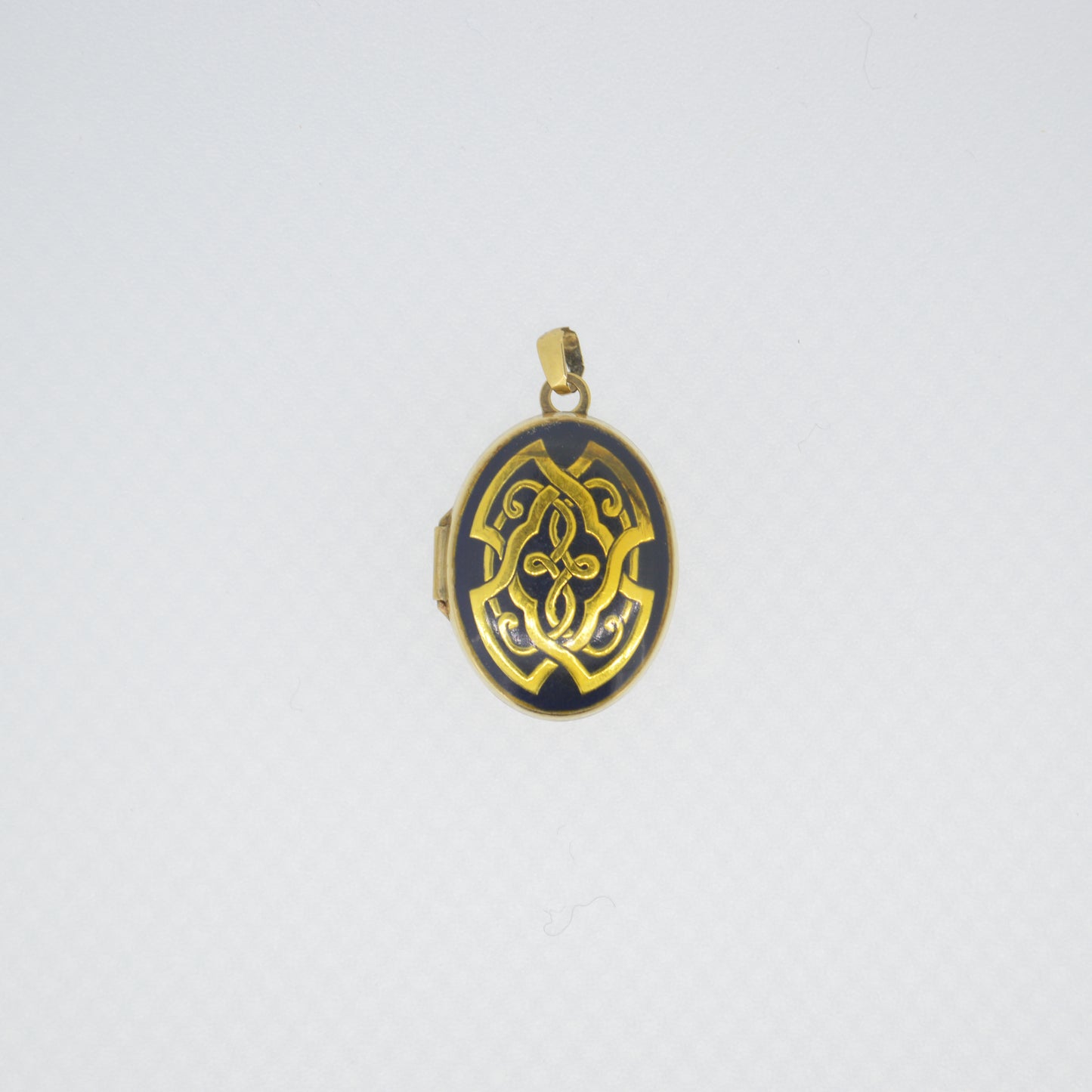 Vintage Enamelled 9ct Gold Locket
