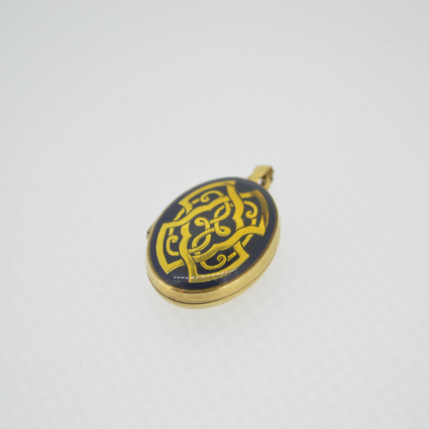 Vintage Enamelled 9ct Gold Locket