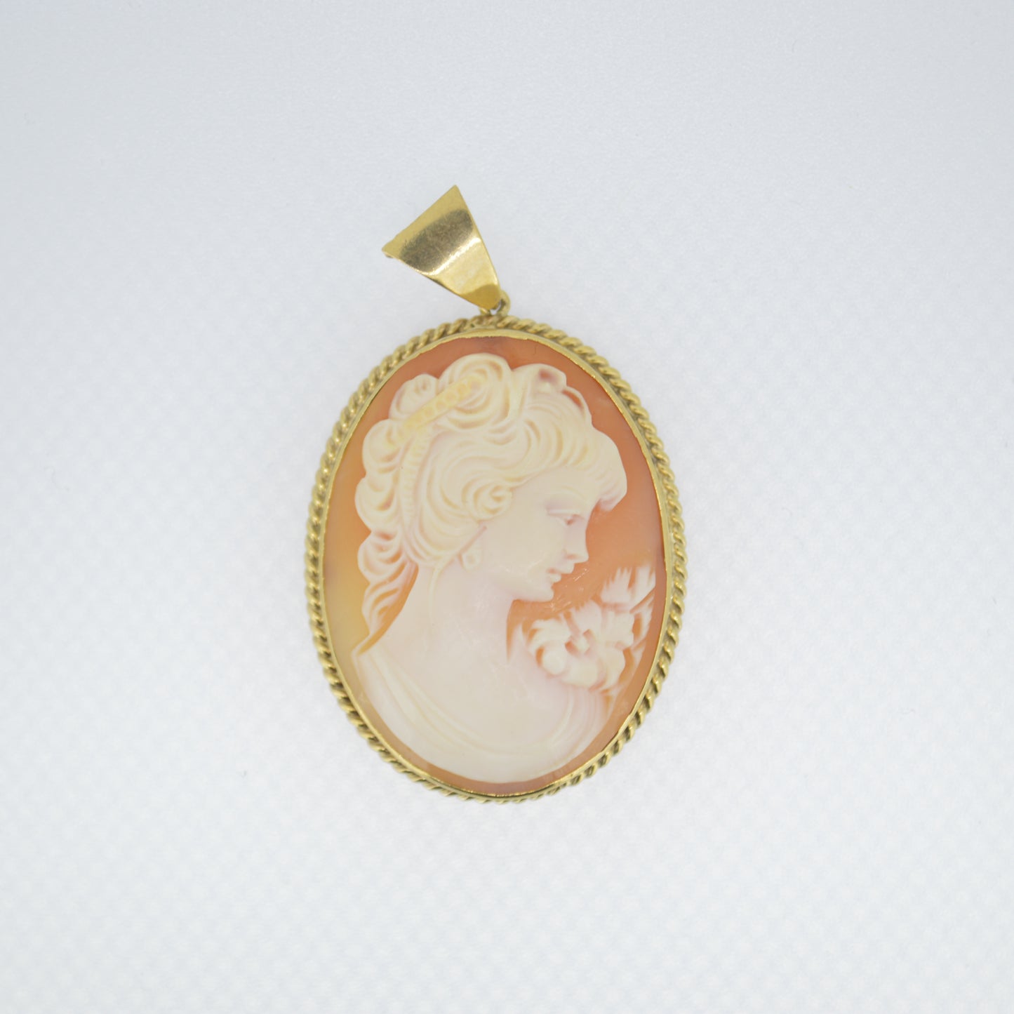 Vintage 9ct Gold Cameo Pendant