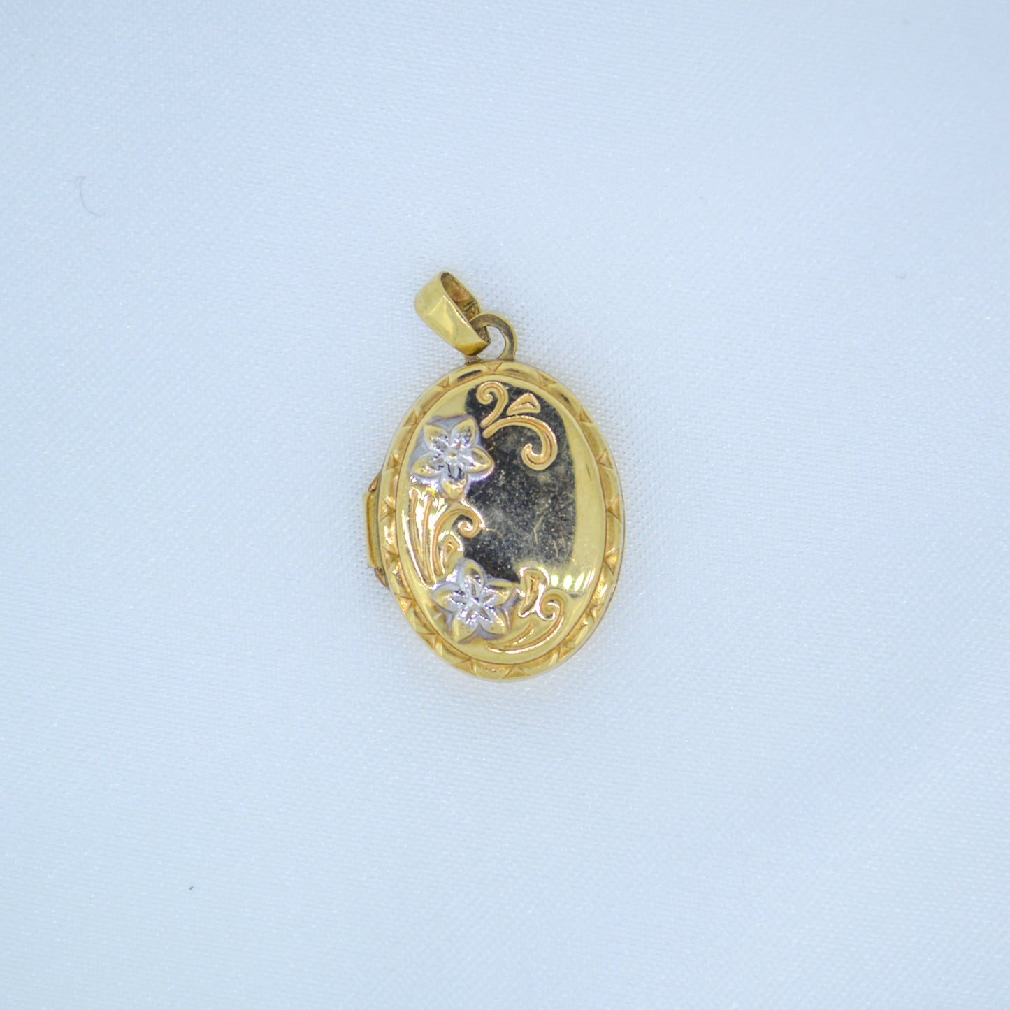 9ct Floral Locket