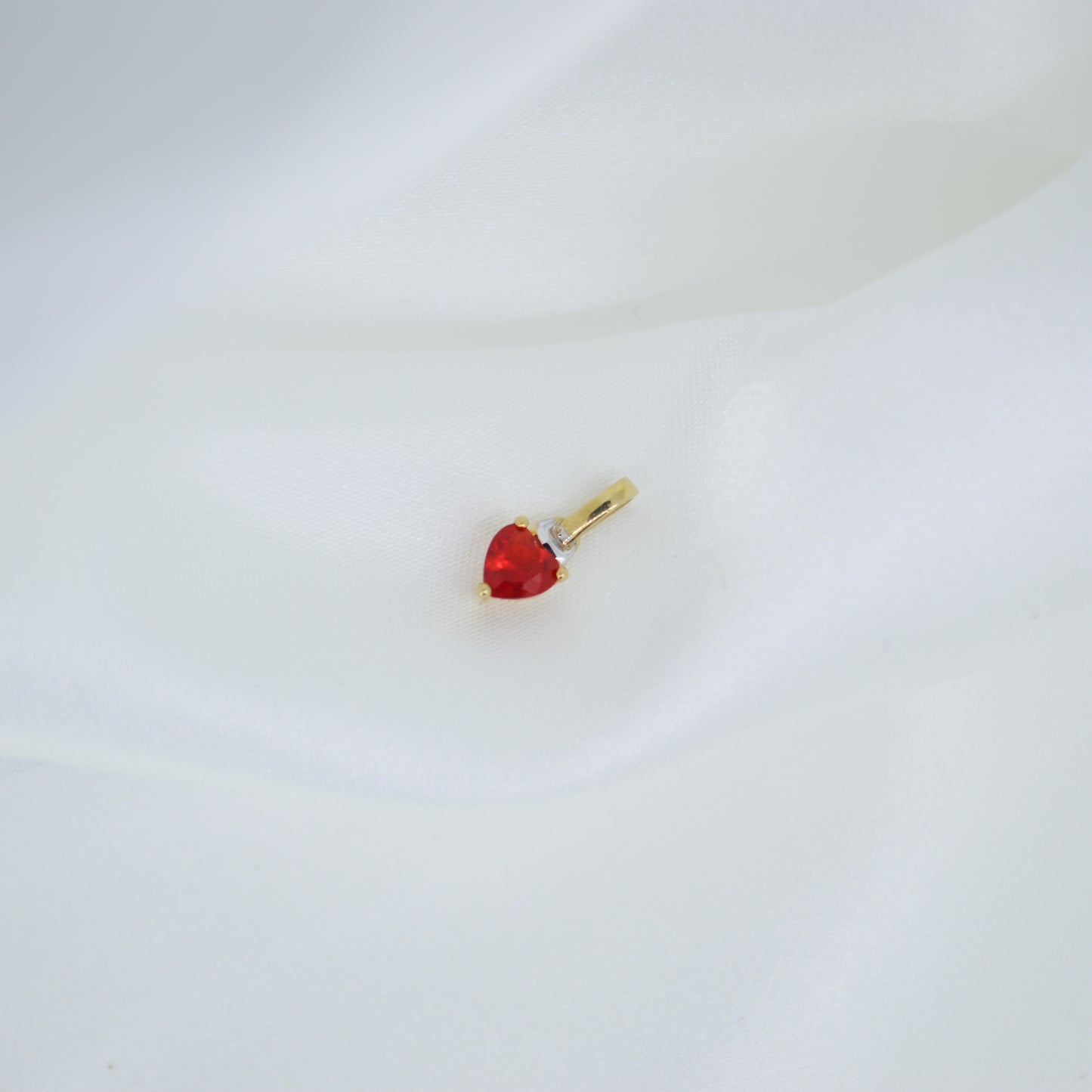 Small 9ct Red heart pendant