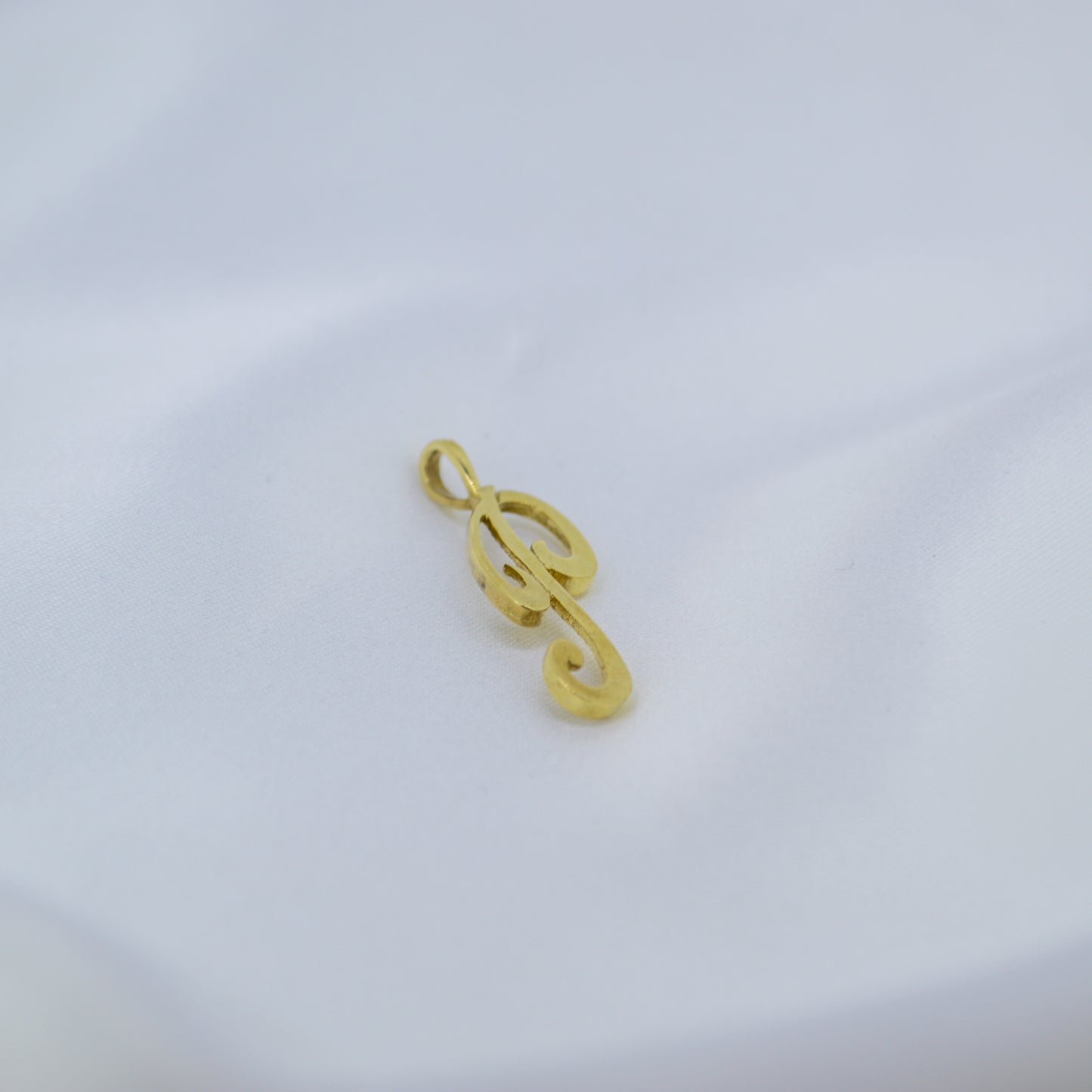 9ct Yellow Gold P Pendant