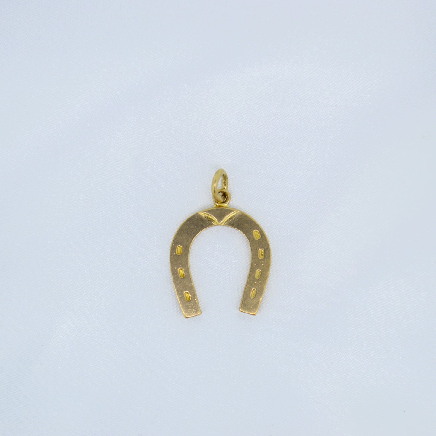 Solid 9ct Yellow Gold Horse Shoe Pendant