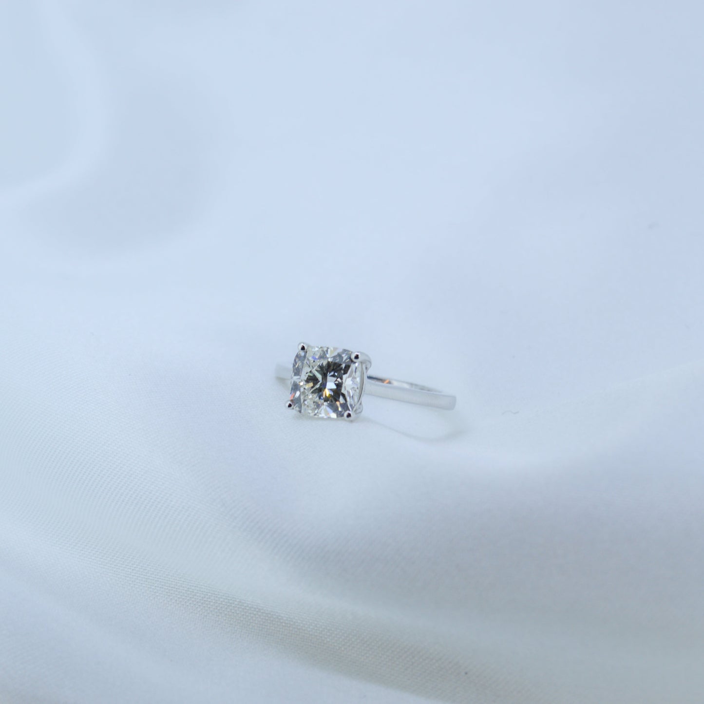 2 Carat Cushion Cut Lab-grown Diamond Platinum ring