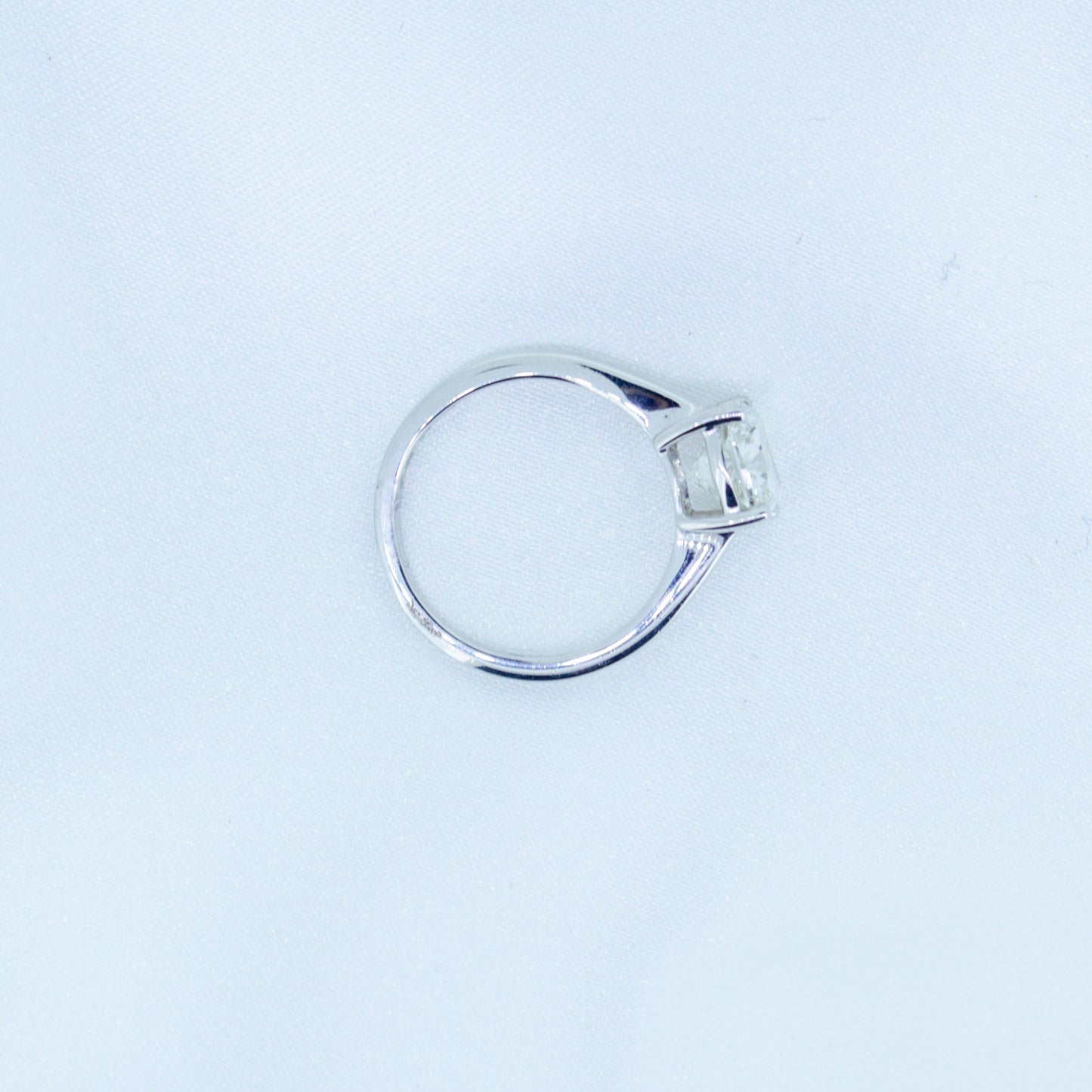 2 Carat Cushion Cut Lab-grown Diamond Platinum ring