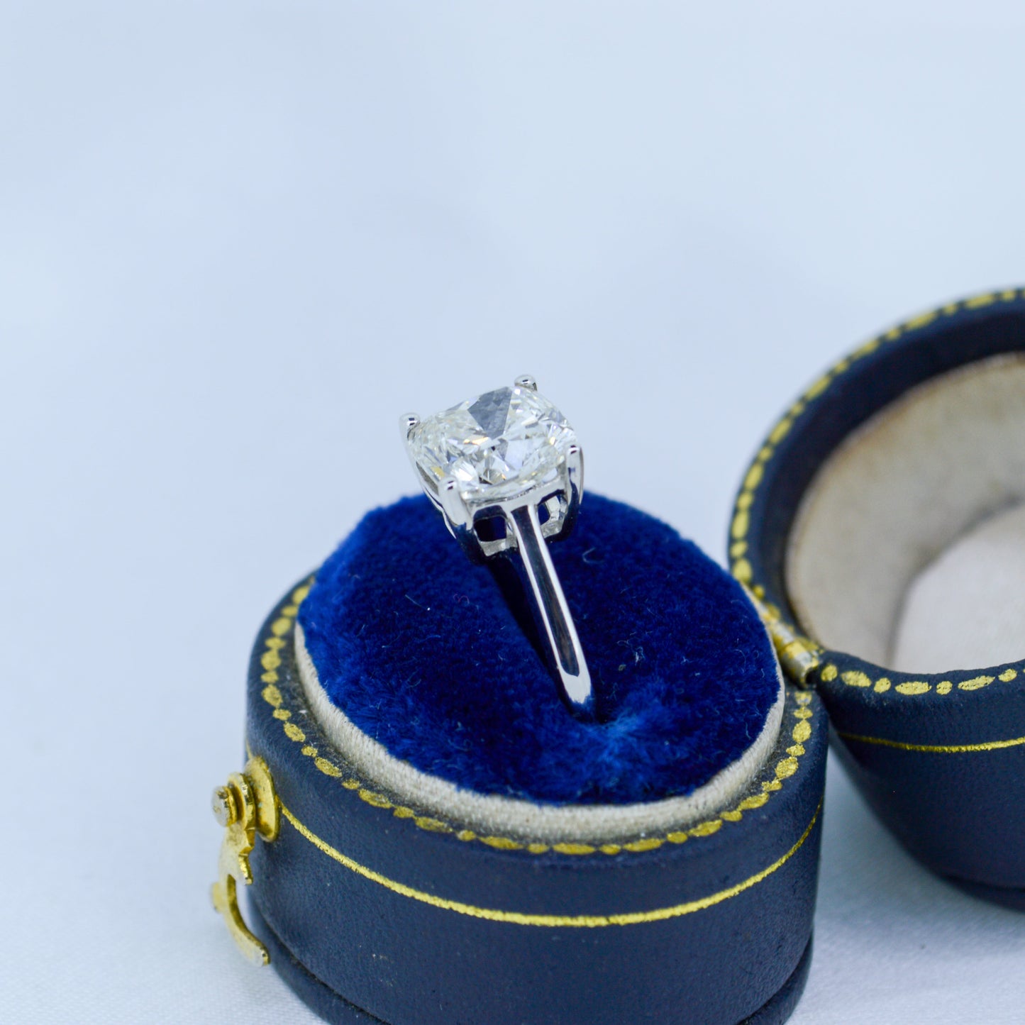 2 Carat Cushion Cut Lab-grown Diamond Platinum ring