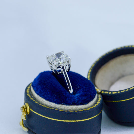2 Carat Cushion Cut Lab-grown Diamond Platinum ring