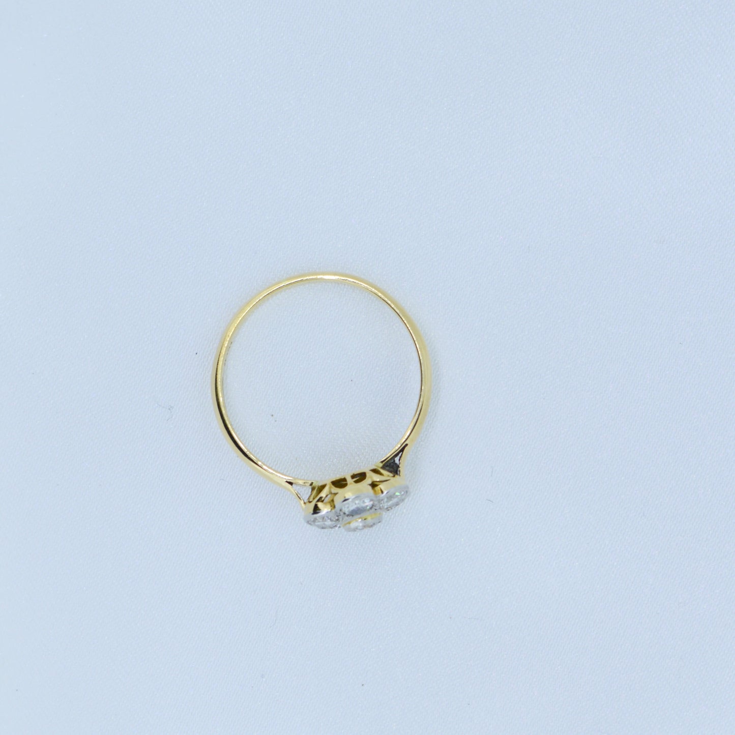 Vintage 18ct 7 stone Diamond Daisy Cluster ring