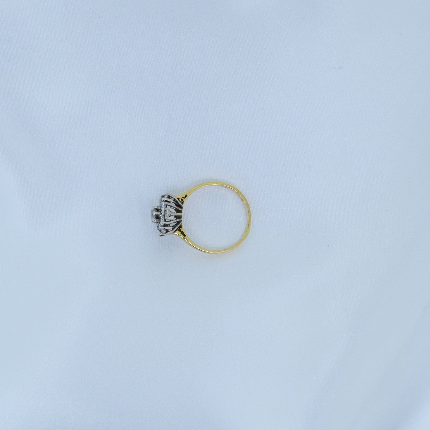18ct Large Diamond cluster ring