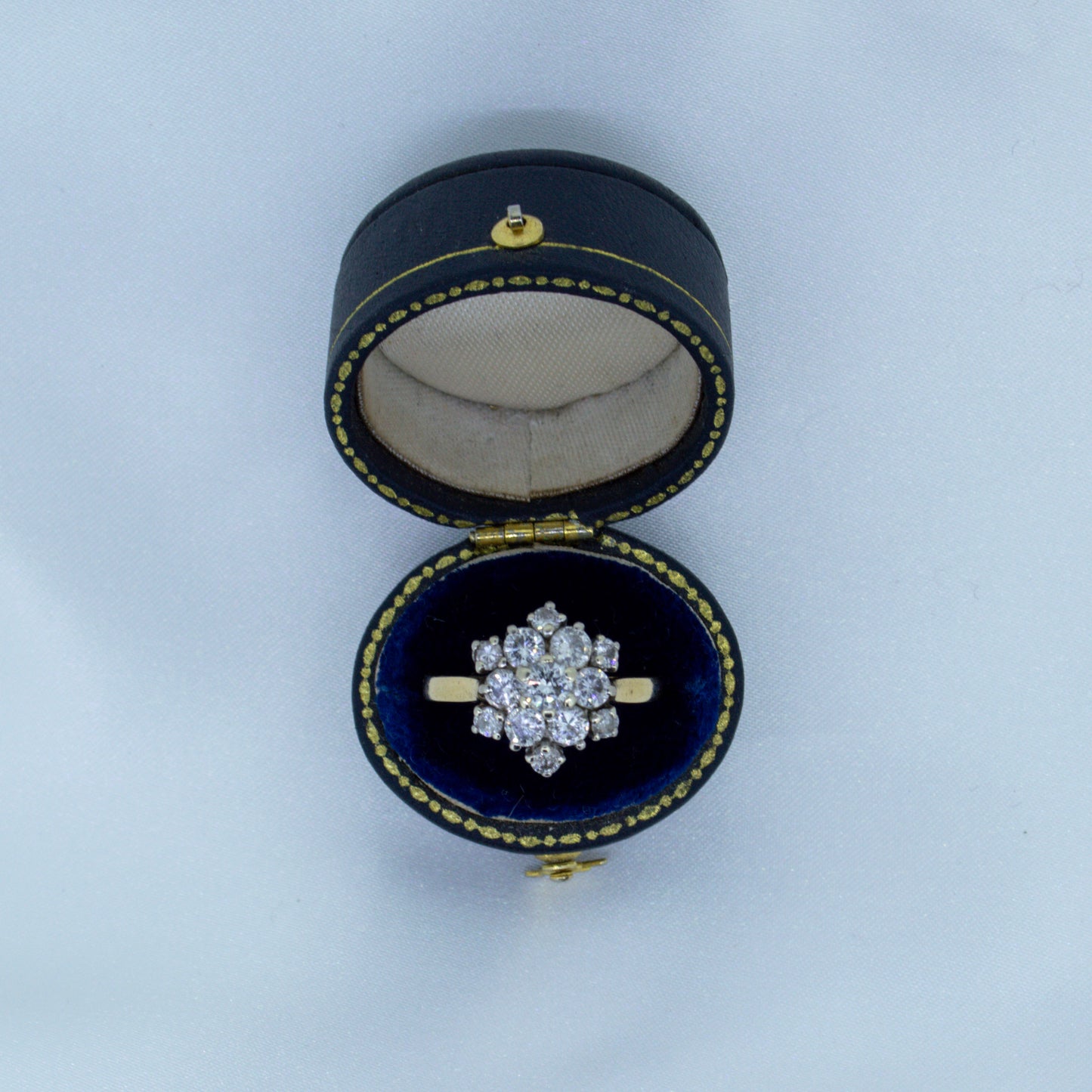 18ct Large Diamond cluster ring