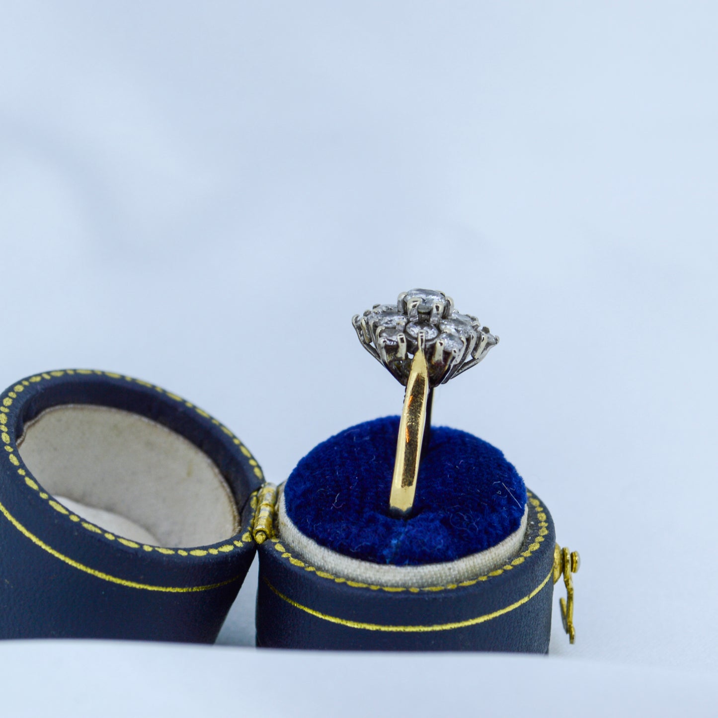 18ct Large Diamond cluster ring