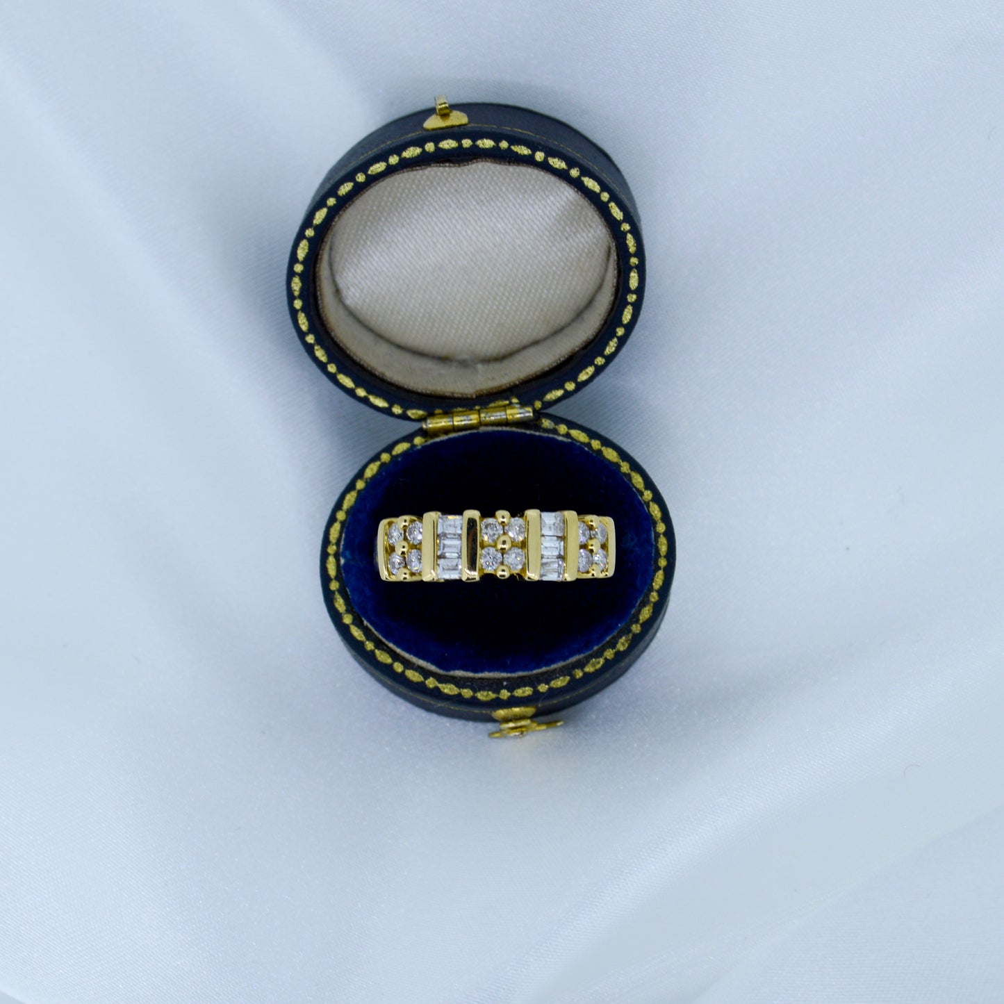 18ct Yellow gold and  approx 1.8ct diamond enternity ring