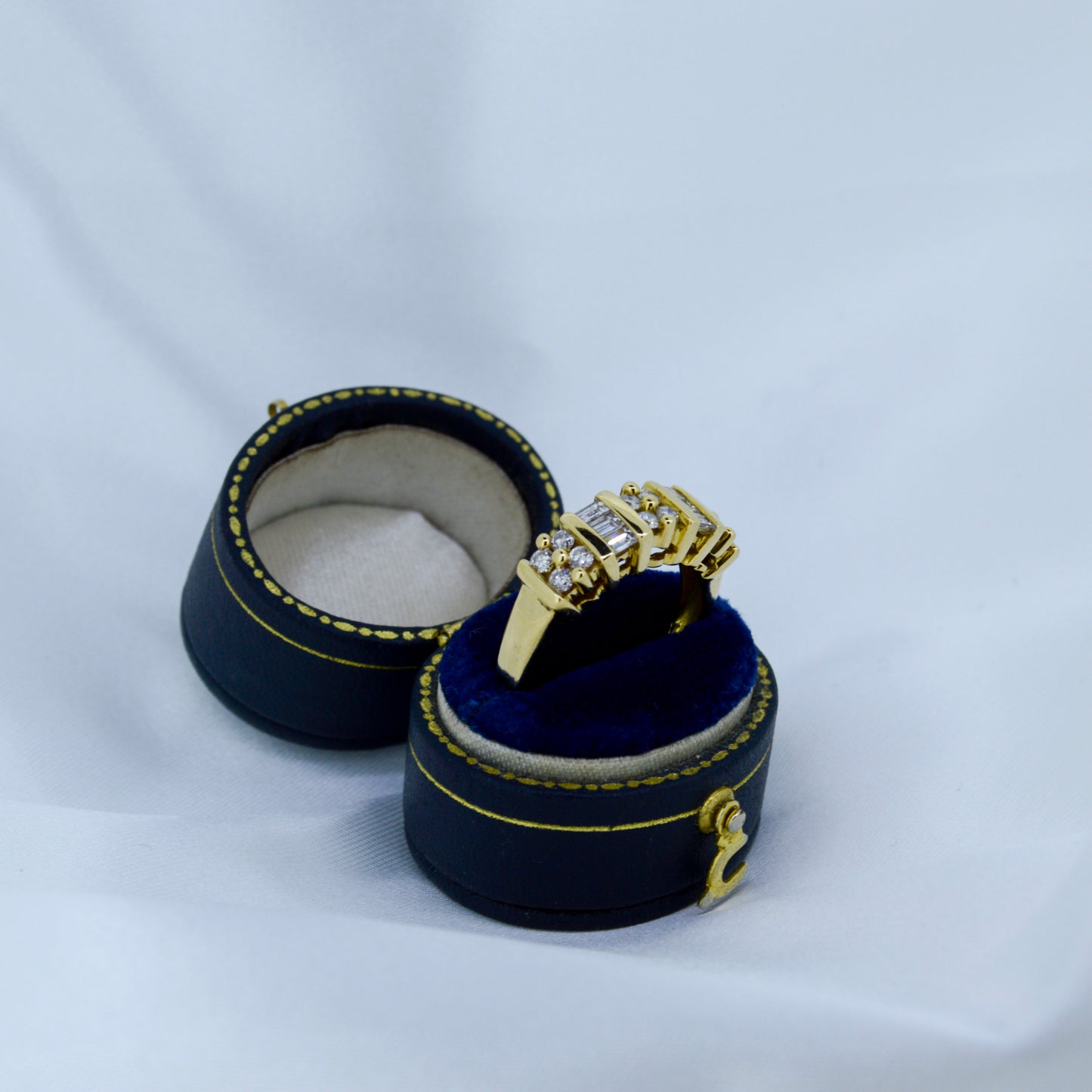 18ct Yellow gold and  approx 1.8ct diamond enternity ring