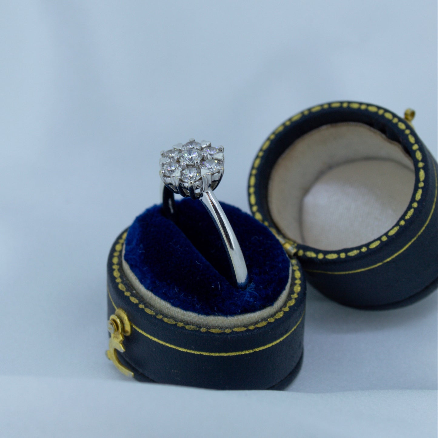 18ct White Gold Diamond cluster ring