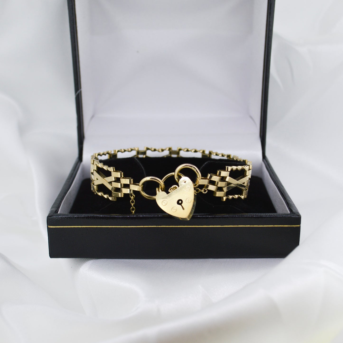 Vintage 9ct Yellow gold gate bracelet