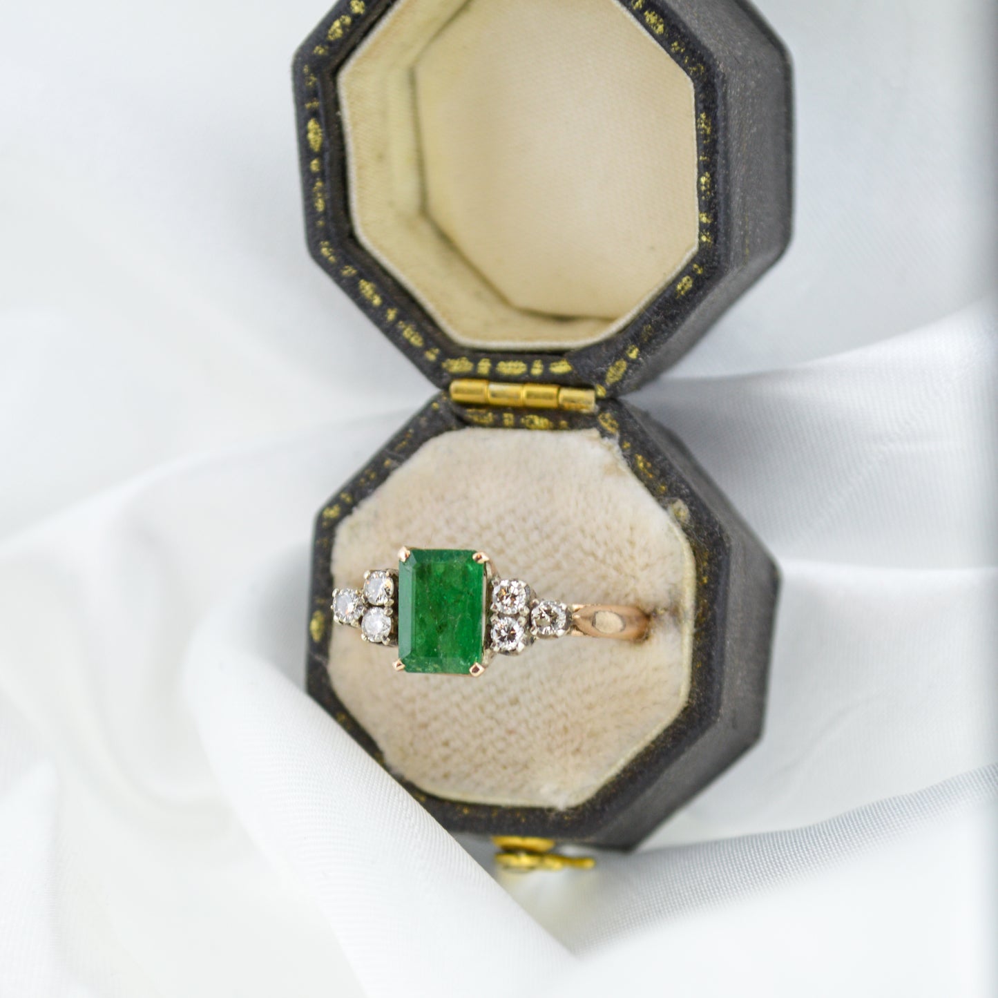 Sri-Lankan Emerald & Diamond Ring