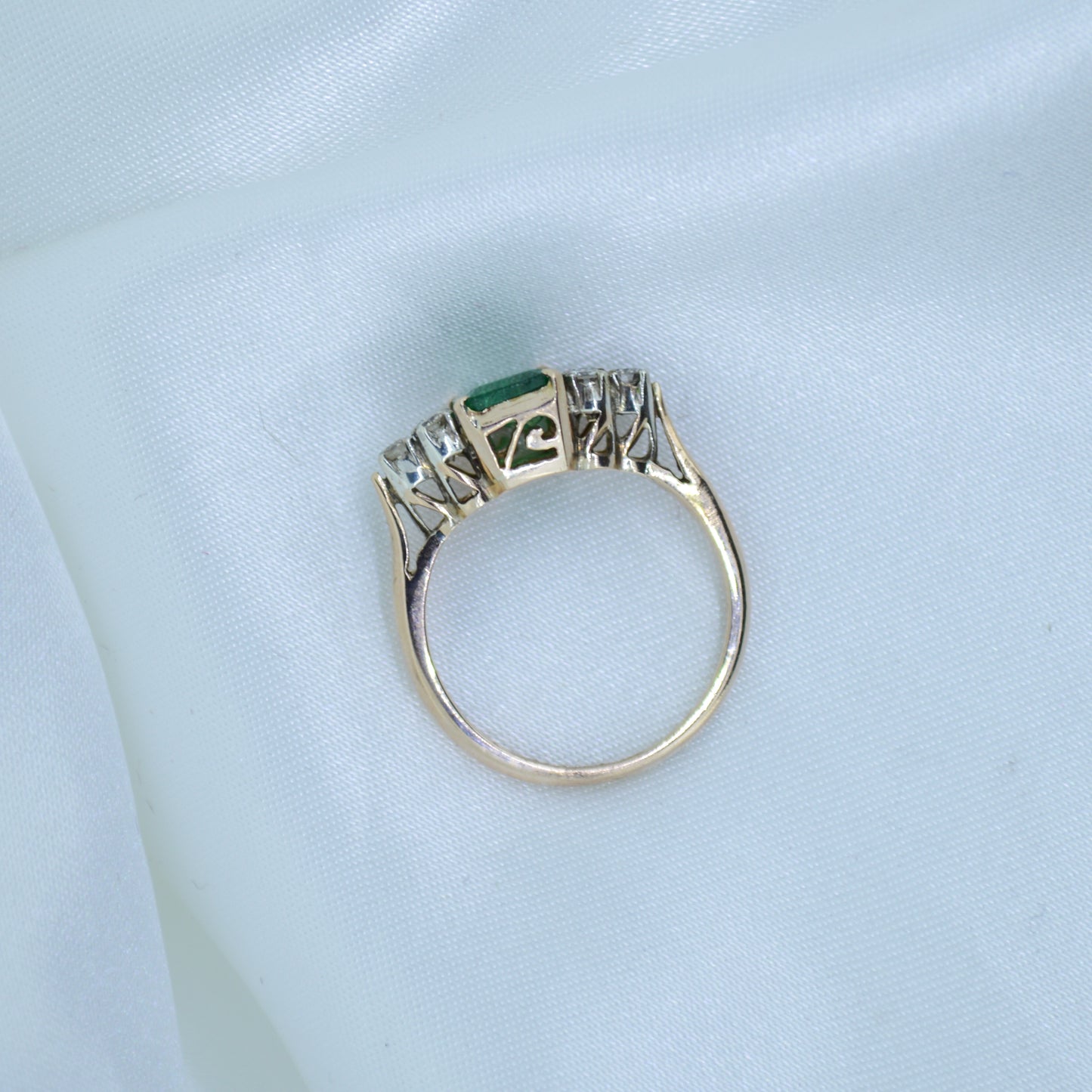 Sri-Lankan Emerald & Diamond Ring