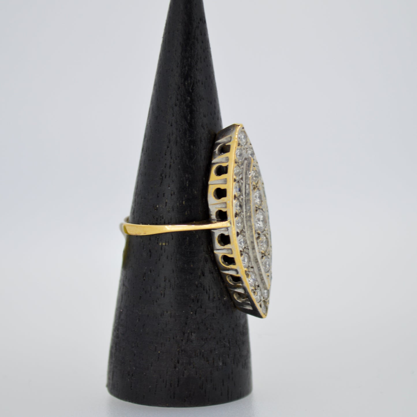 Antique Art Deco 18ct Yellow Gold & Diamond ring