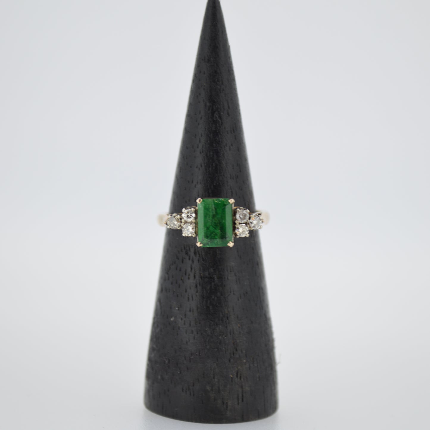 Sri-Lankan Emerald & Diamond Ring