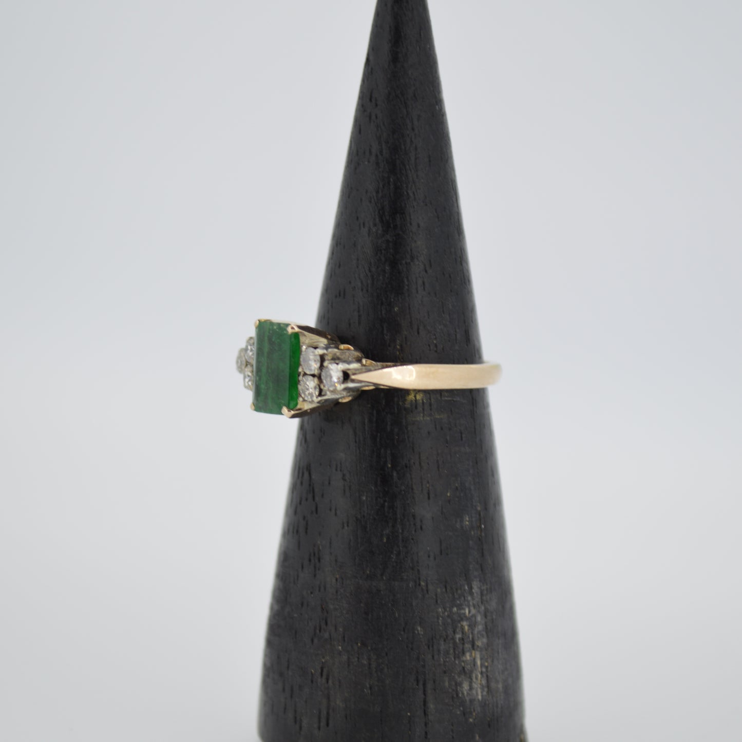 Sri-Lankan Emerald & Diamond Ring