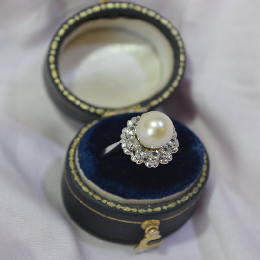 18ct white gold Pearl & Diamond ring