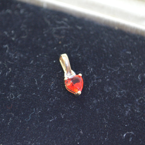 Small 9ct Red heart pendant
