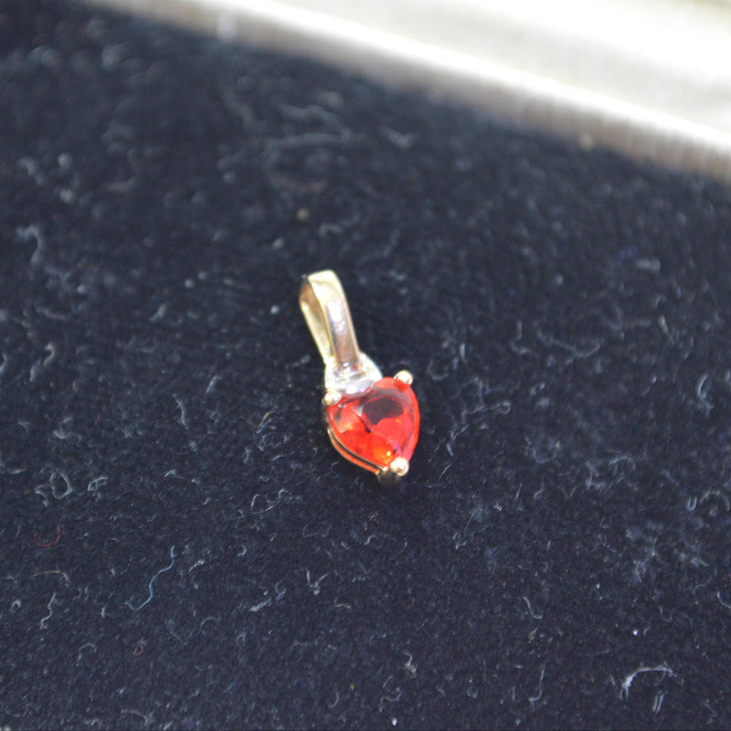 Small 9ct Red heart pendant