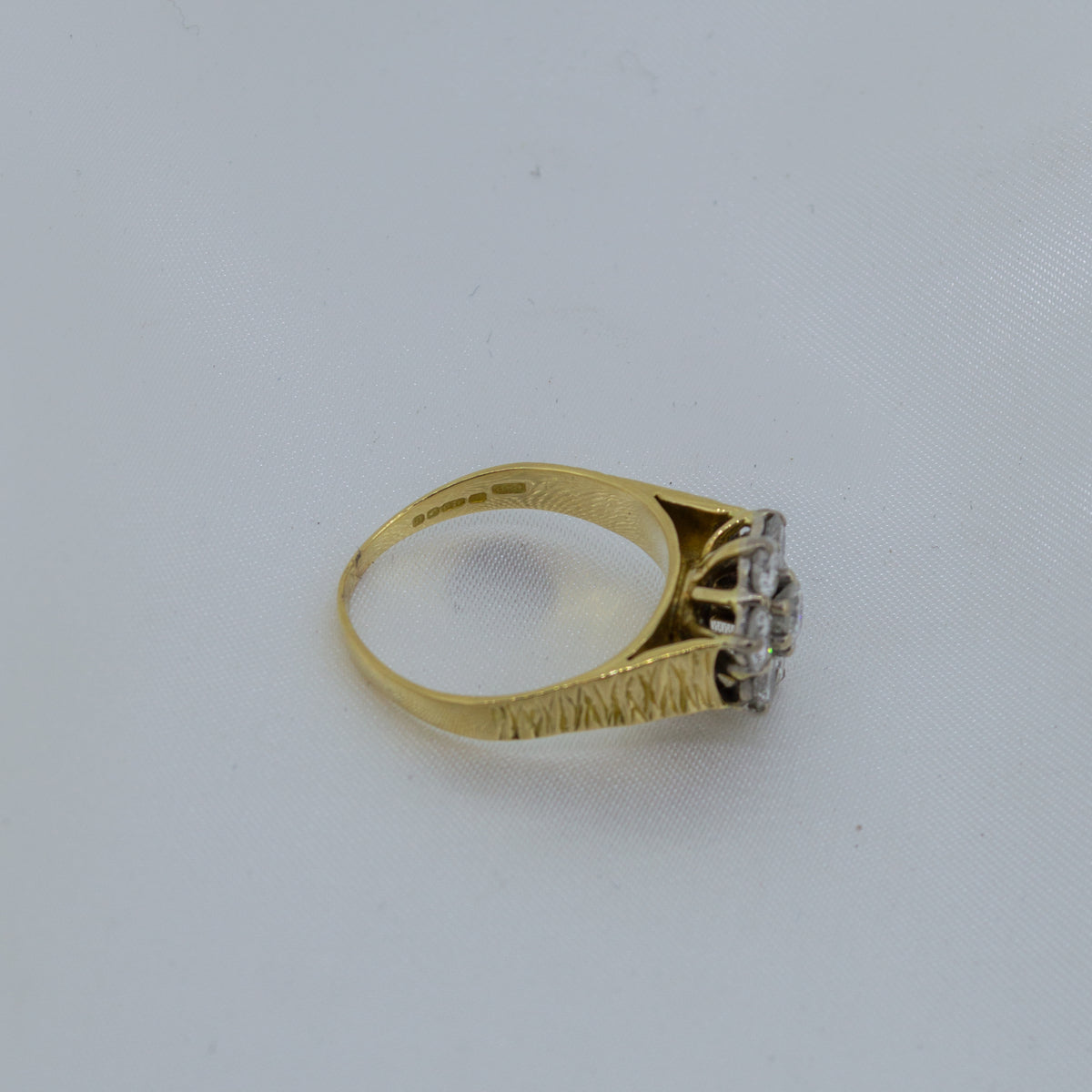 18ct Yellow Gold Diamond Cluster Ring