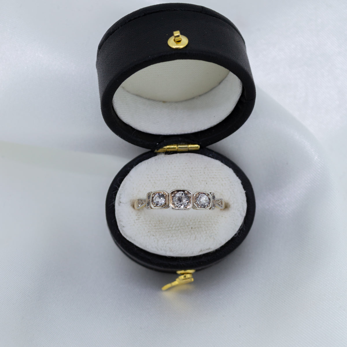Vintage 18ct Yellow gold old-cut diamond ring