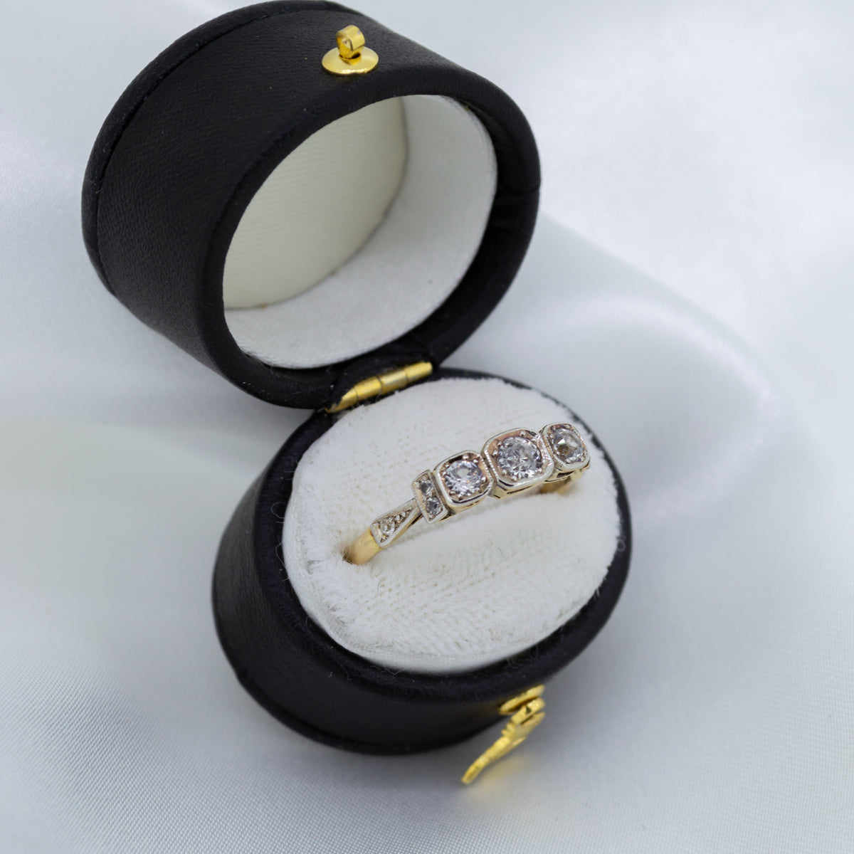 Vintage 18ct Yellow gold old-cut diamond ring