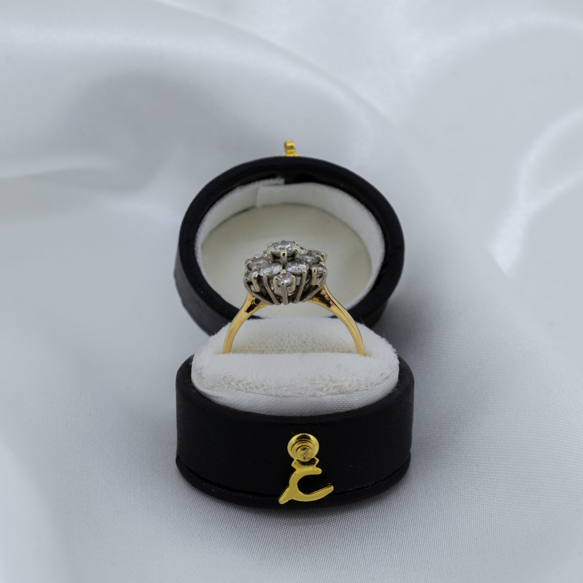 18ct Large Floral Diamond cluster ring