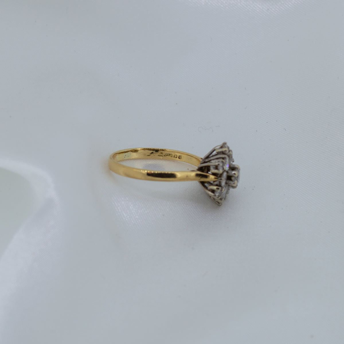 18ct Large Floral Diamond cluster ring