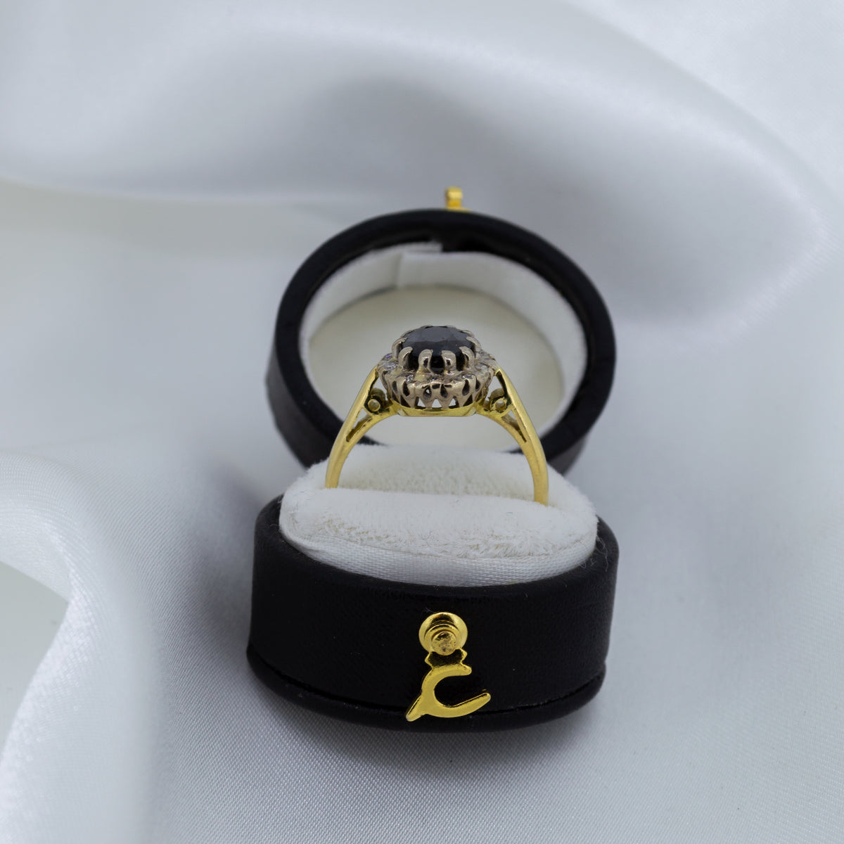 18ct Yellow gold, sapphire and diamond ring