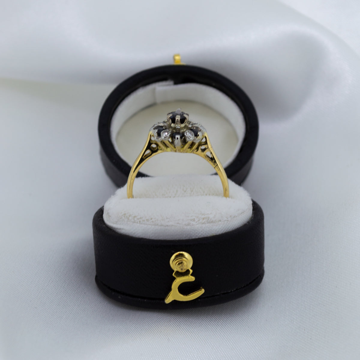 18ct Yellow gold sapphire and diamond cluster ring