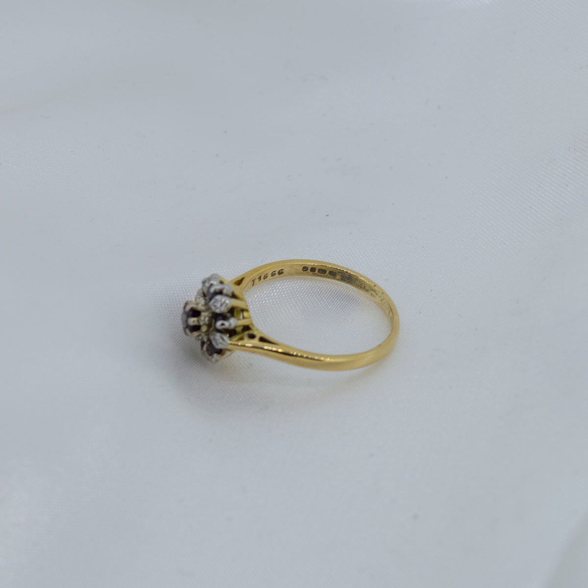 18ct Yellow gold sapphire and diamond cluster ring