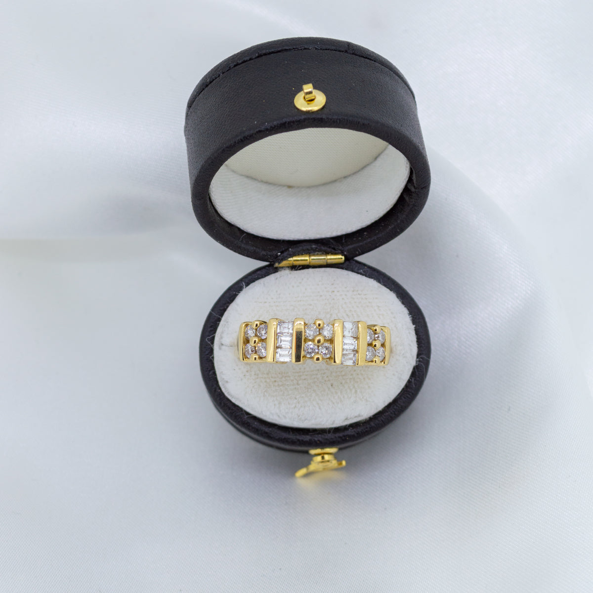 18ct Yellow Gold 1.8ct diamond enternity ring