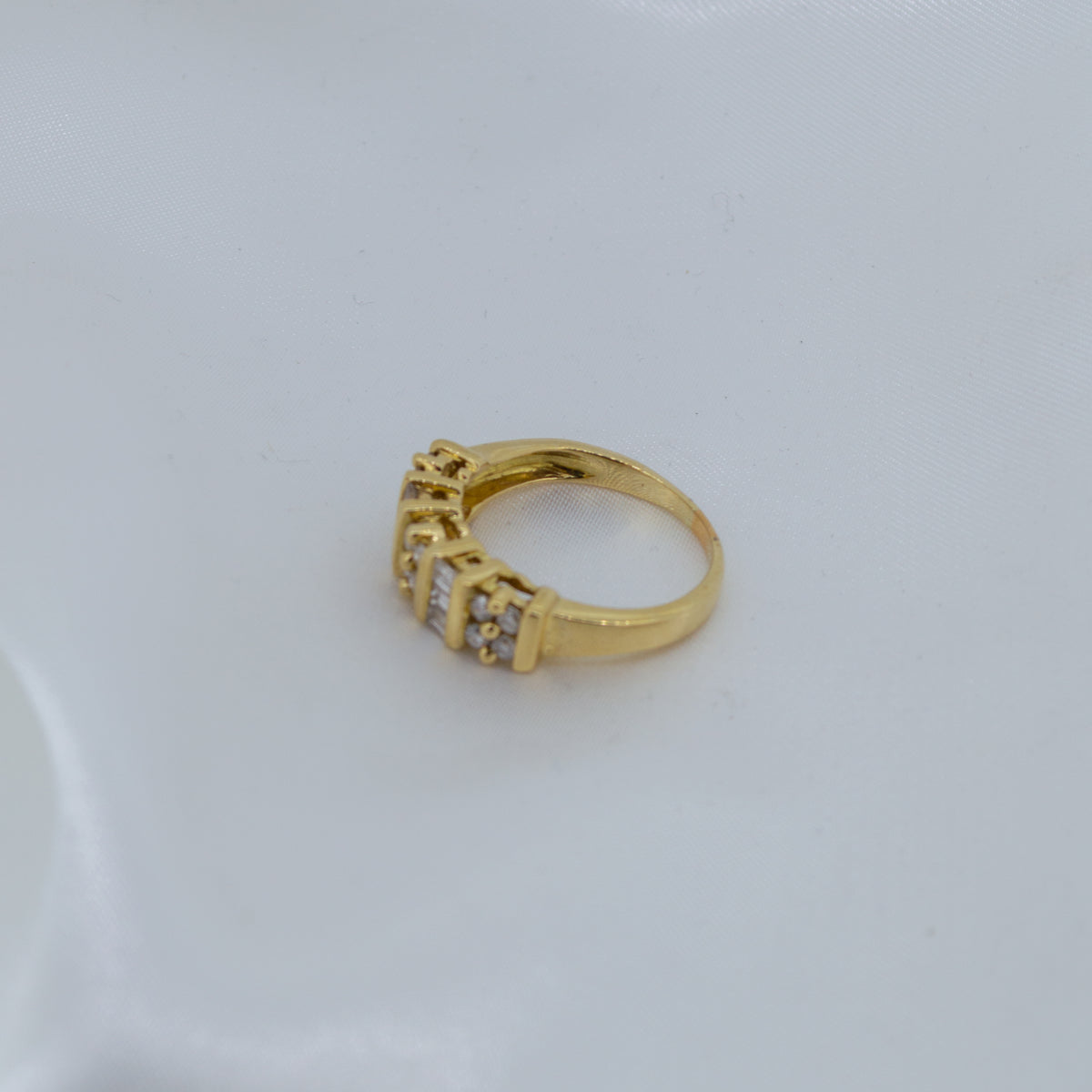 18ct Yellow Gold 1.8ct diamond enternity ring