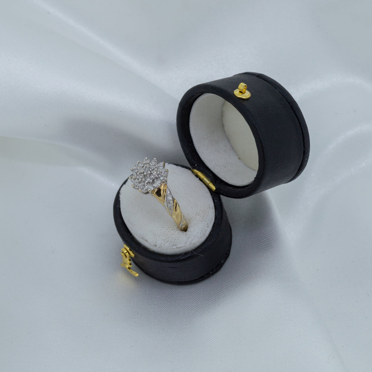 9ct Gold Diamond Cluster Ring